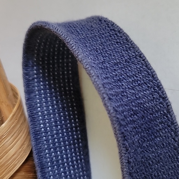 ANNE KLEIN BELT, VTG LION FACE LOGO,STRETCH NAVY BLUE W/ LEATHER, & BRASS BUCKLE - Picture 3 of 9